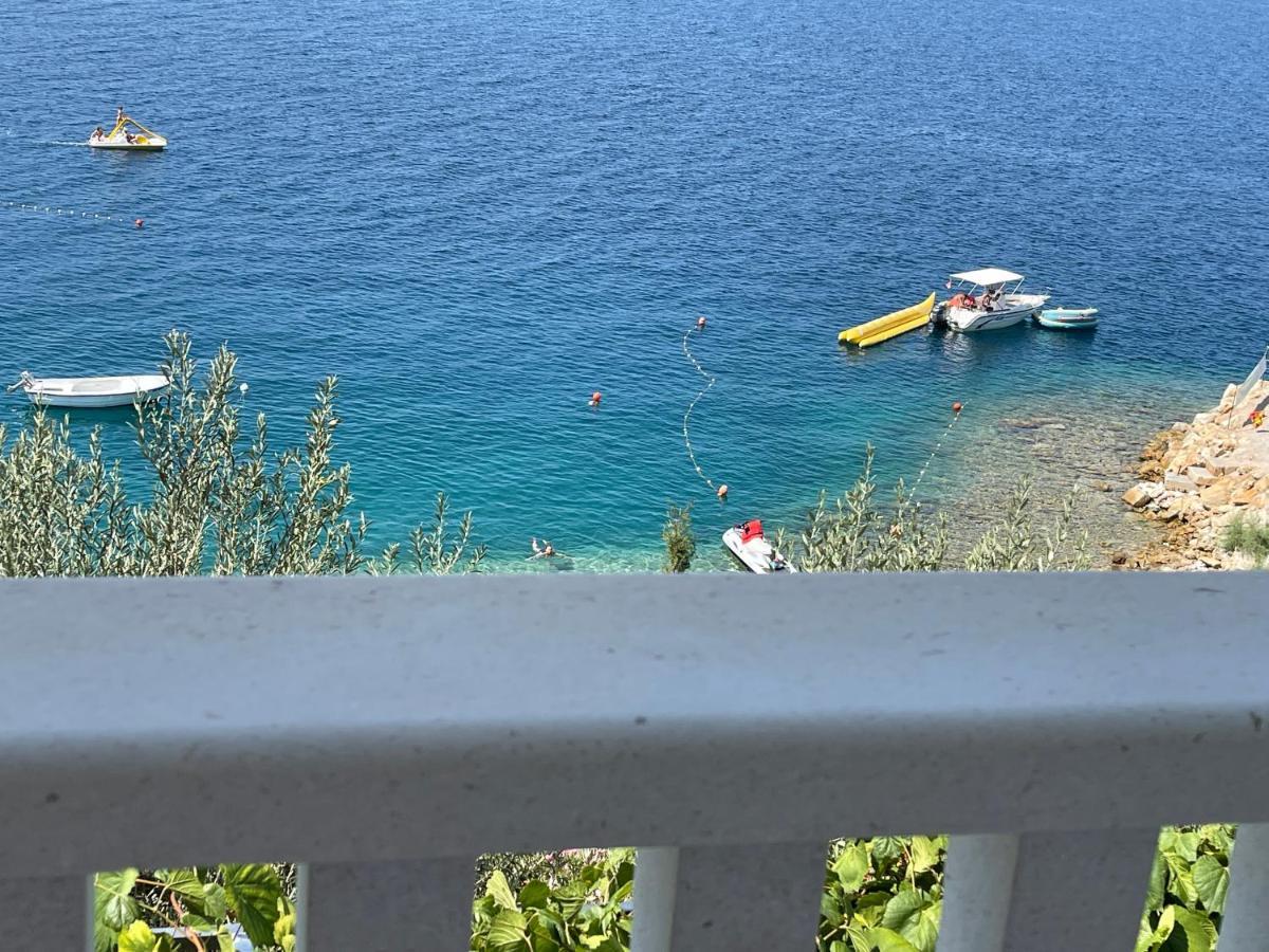 Apartments Lozina On The Beach Omiš Екстериор снимка