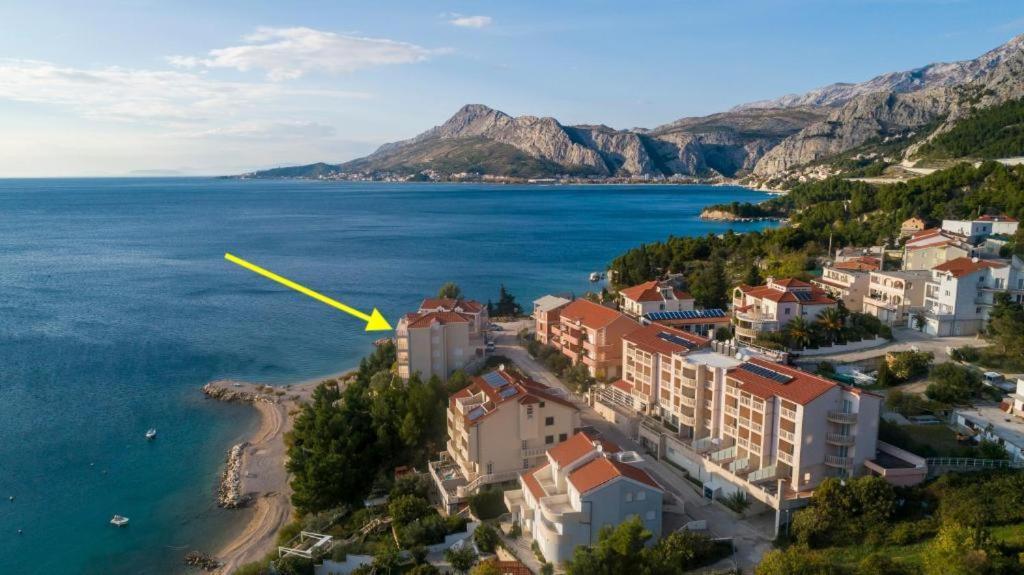 Apartments Lozina On The Beach Omiš Екстериор снимка