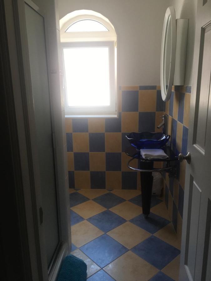 Apartments Lozina On The Beach Omiš Екстериор снимка