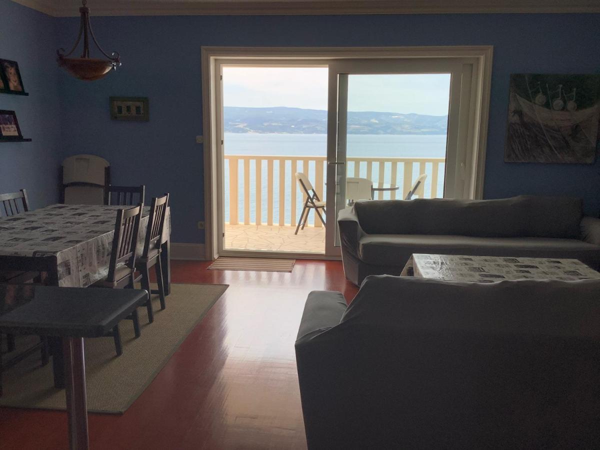 Apartments Lozina On The Beach Omiš Екстериор снимка