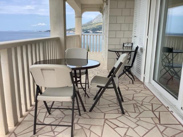Apartments Lozina On The Beach Omiš Екстериор снимка