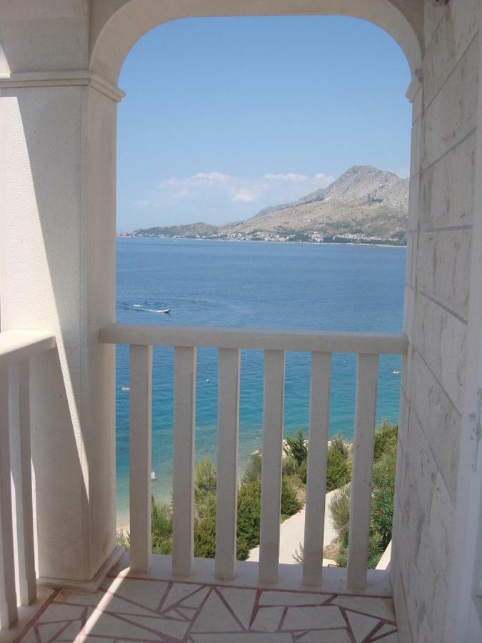 Apartments Lozina On The Beach Omiš Екстериор снимка
